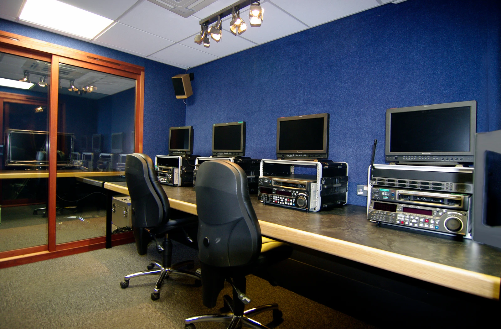 vt14_center_suite
